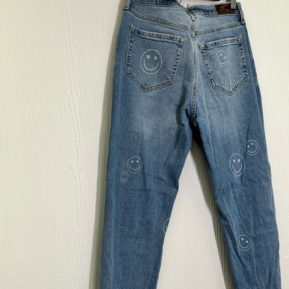 Hollister - Smiley Face Distressed Stonewashed Smiley Print Jeans Size 28 - Picture 12 of 13